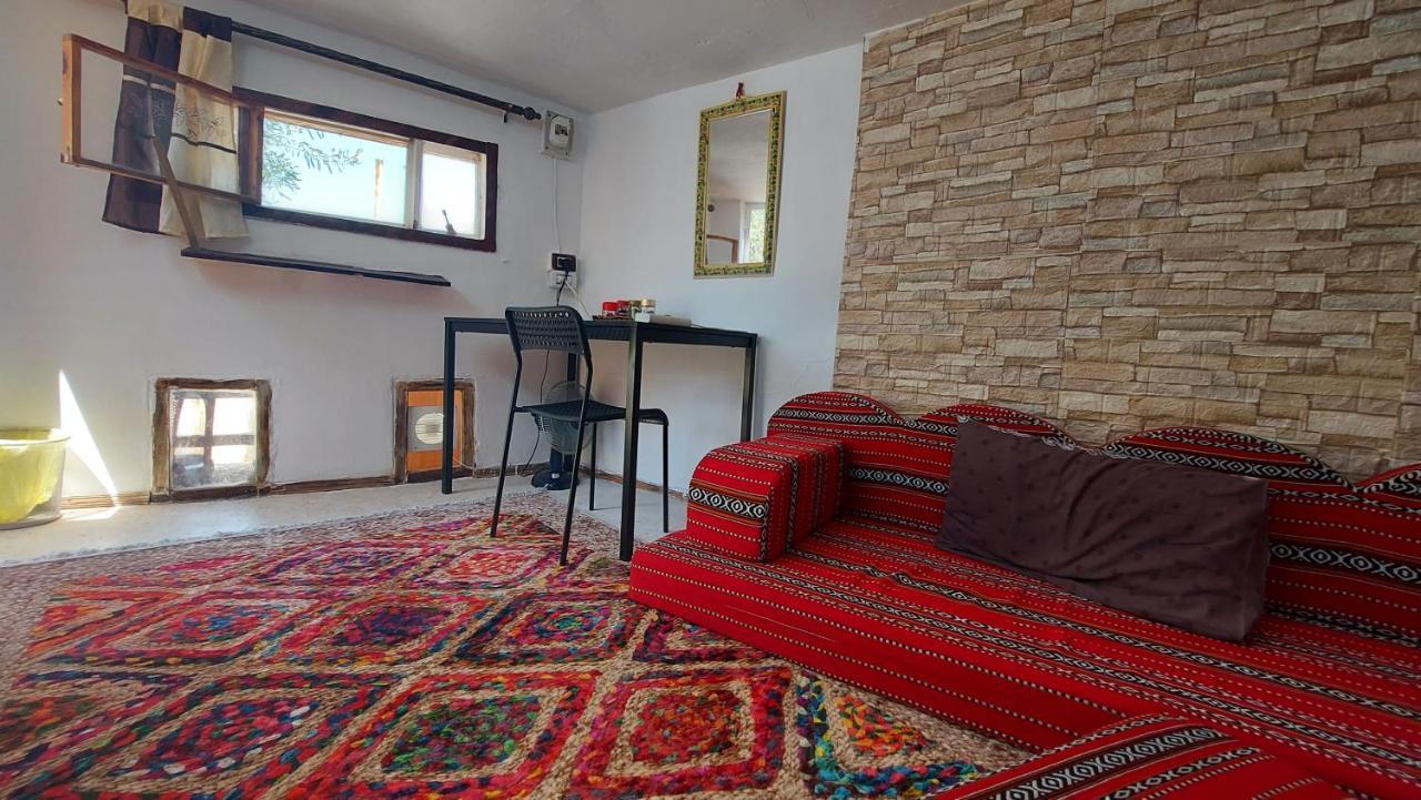 Our Villa'S Private Apartments - Hq Budget Stay - Wonderful Horizon View Of Jerash 제라시 외부 사진