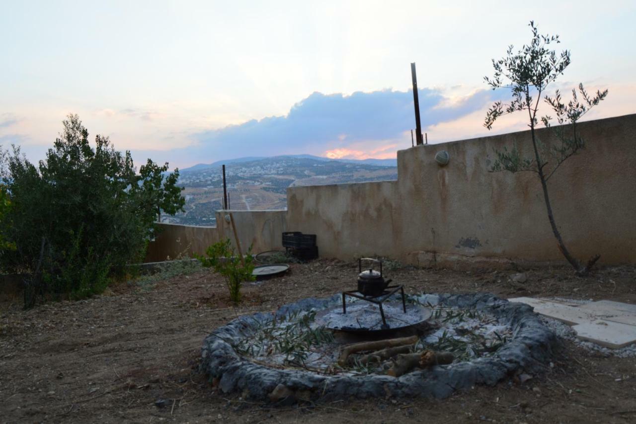 Our Villa'S Private Apartments - Hq Budget Stay - Wonderful Horizon View Of Jerash 제라시 외부 사진