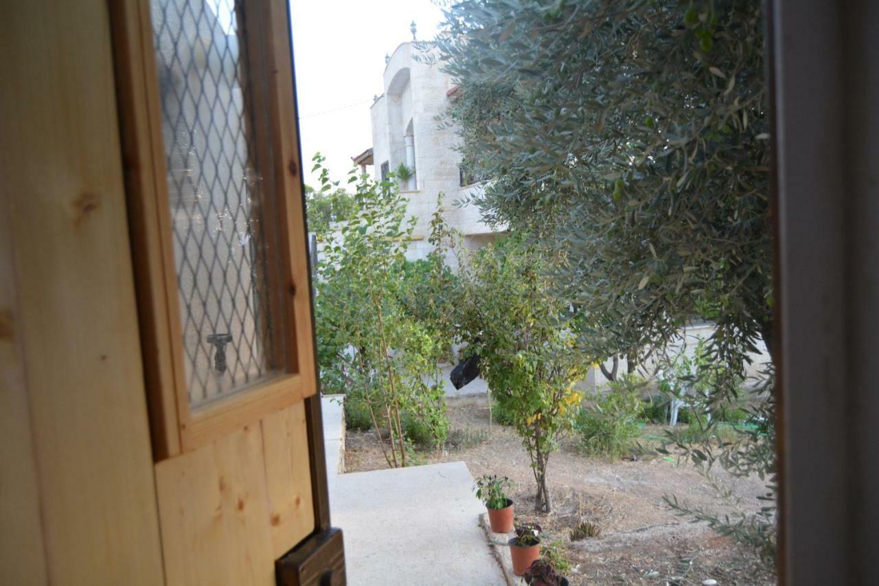 Our Villa'S Private Apartments - Hq Budget Stay - Wonderful Horizon View Of Jerash 제라시 외부 사진