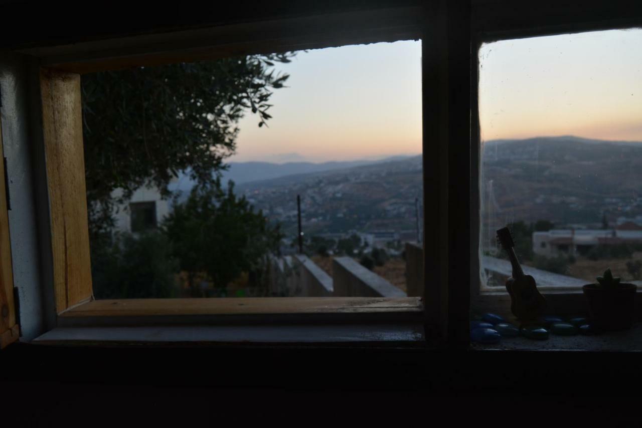 Our Villa'S Private Apartments - Hq Budget Stay - Wonderful Horizon View Of Jerash 제라시 외부 사진