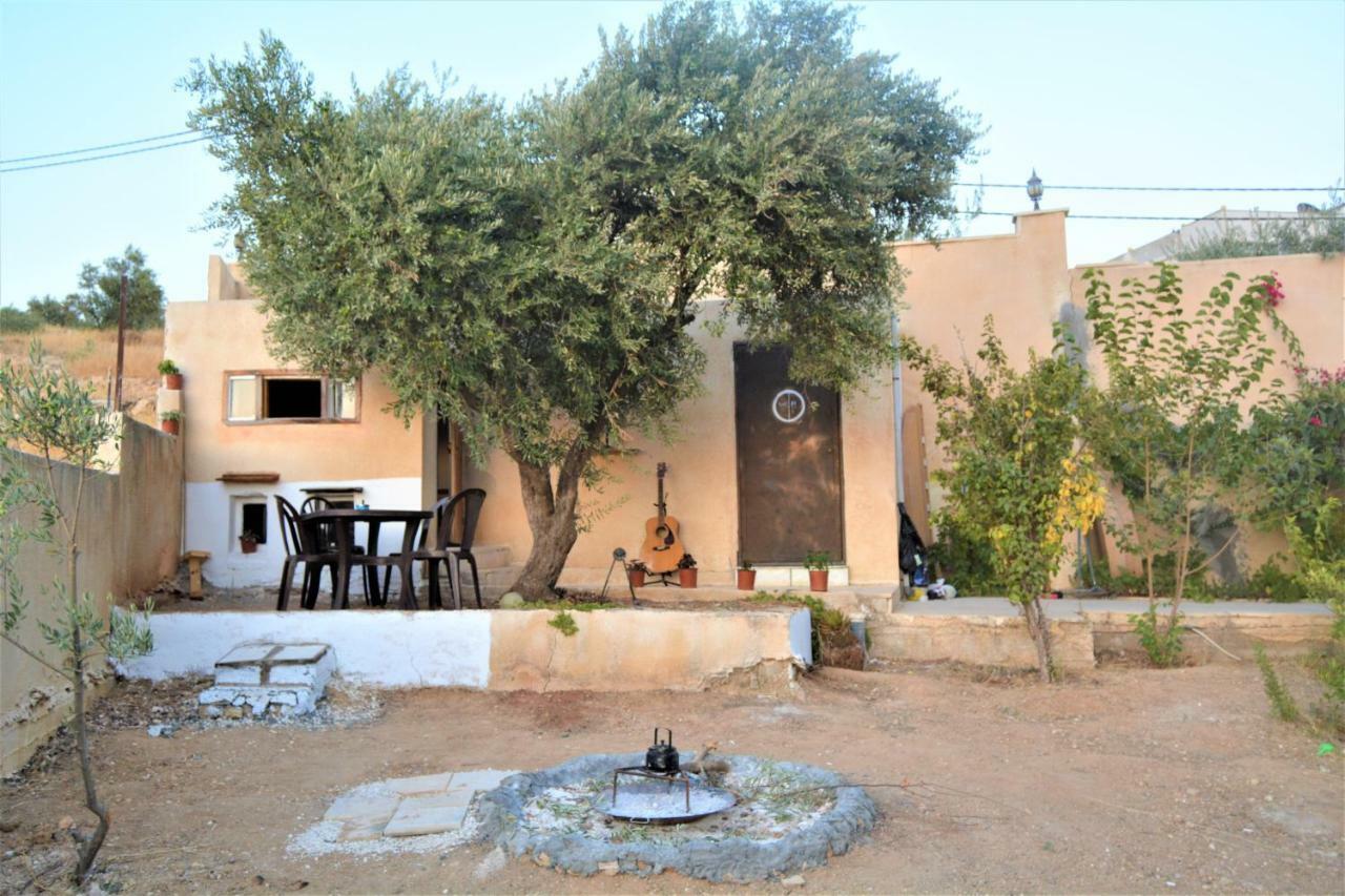 Our Villa'S Private Apartments - Hq Budget Stay - Wonderful Horizon View Of Jerash 제라시 외부 사진