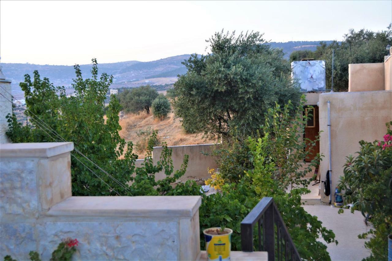 Our Villa'S Private Apartments - Hq Budget Stay - Wonderful Horizon View Of Jerash 제라시 외부 사진