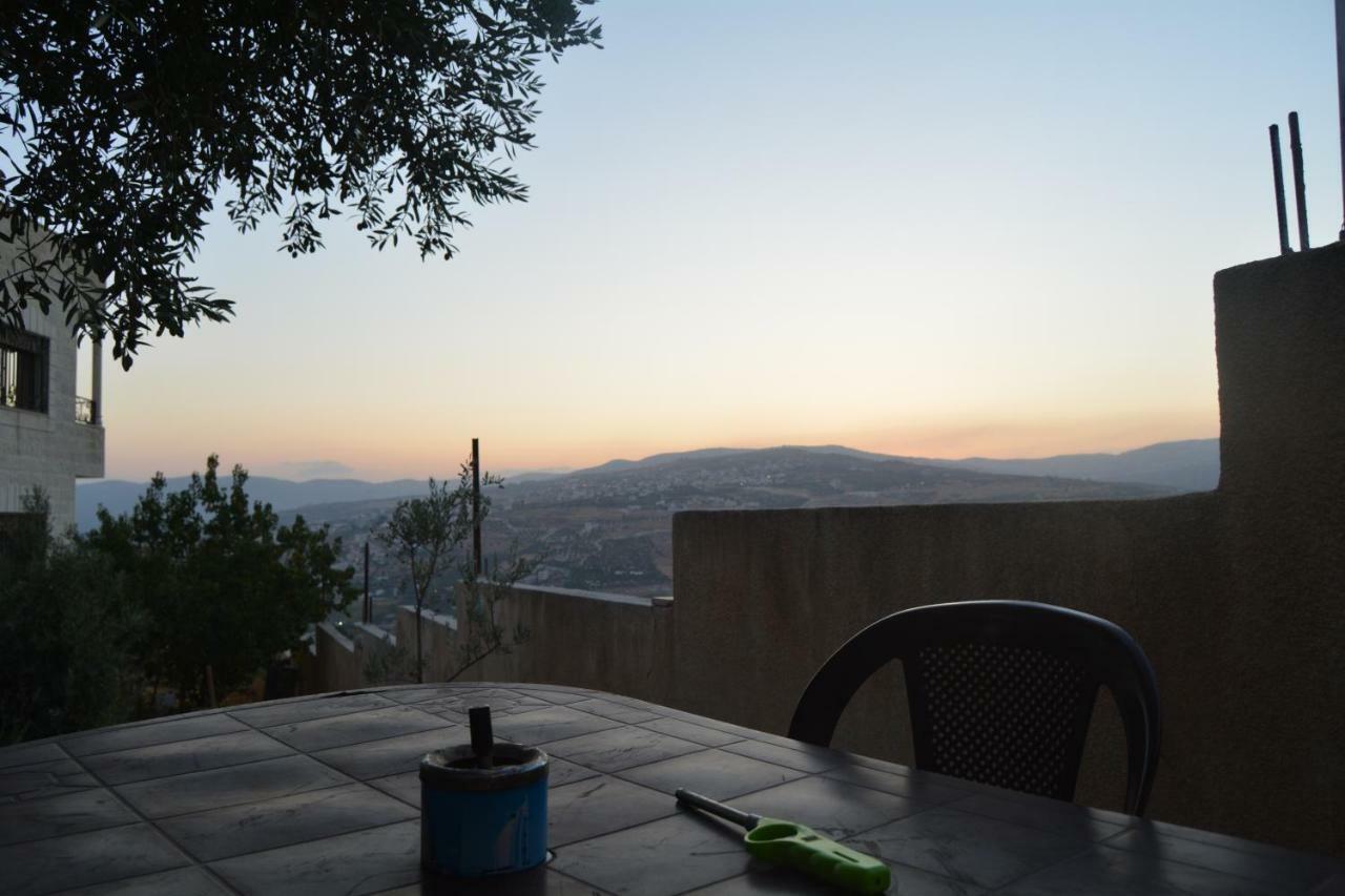 Our Villa'S Private Apartments - Hq Budget Stay - Wonderful Horizon View Of Jerash 제라시 외부 사진