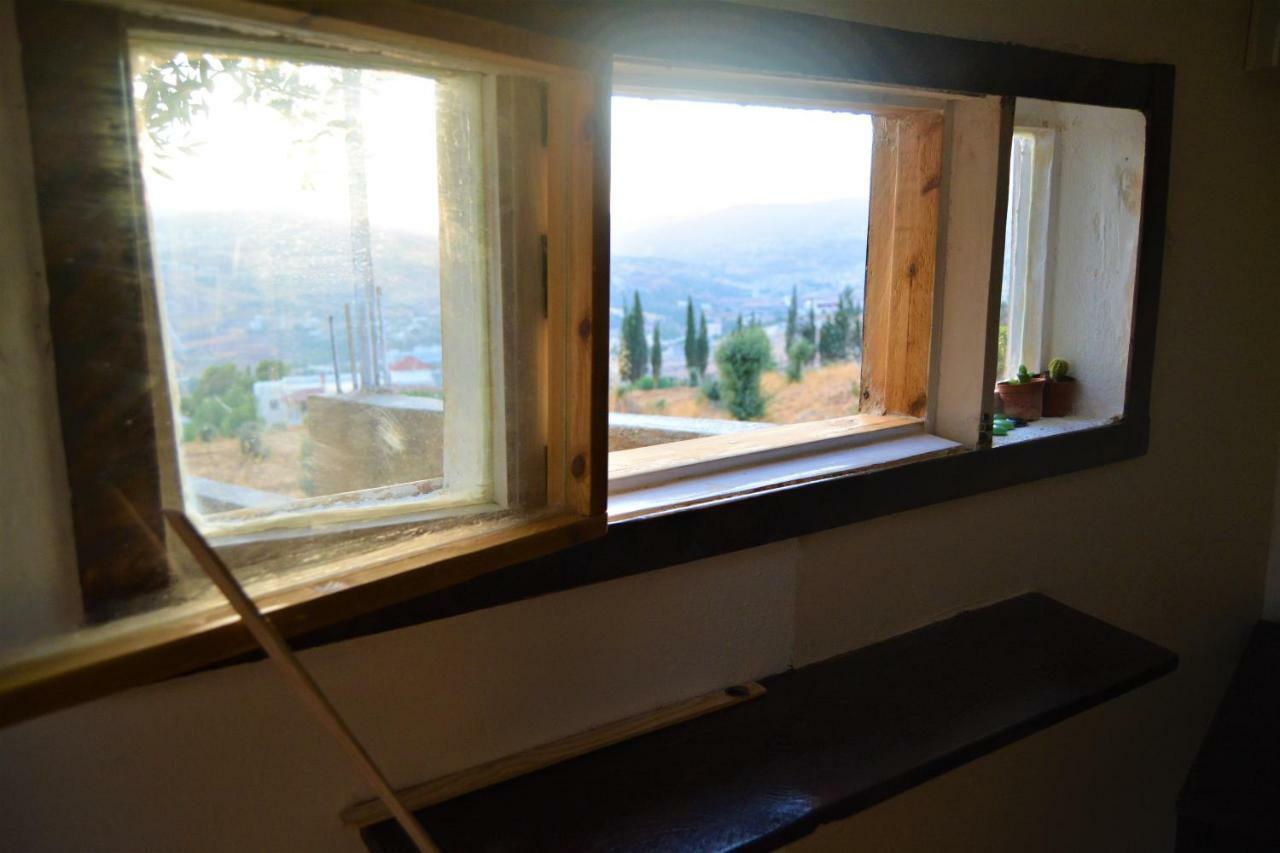 Our Villa'S Private Apartments - Hq Budget Stay - Wonderful Horizon View Of Jerash 제라시 외부 사진